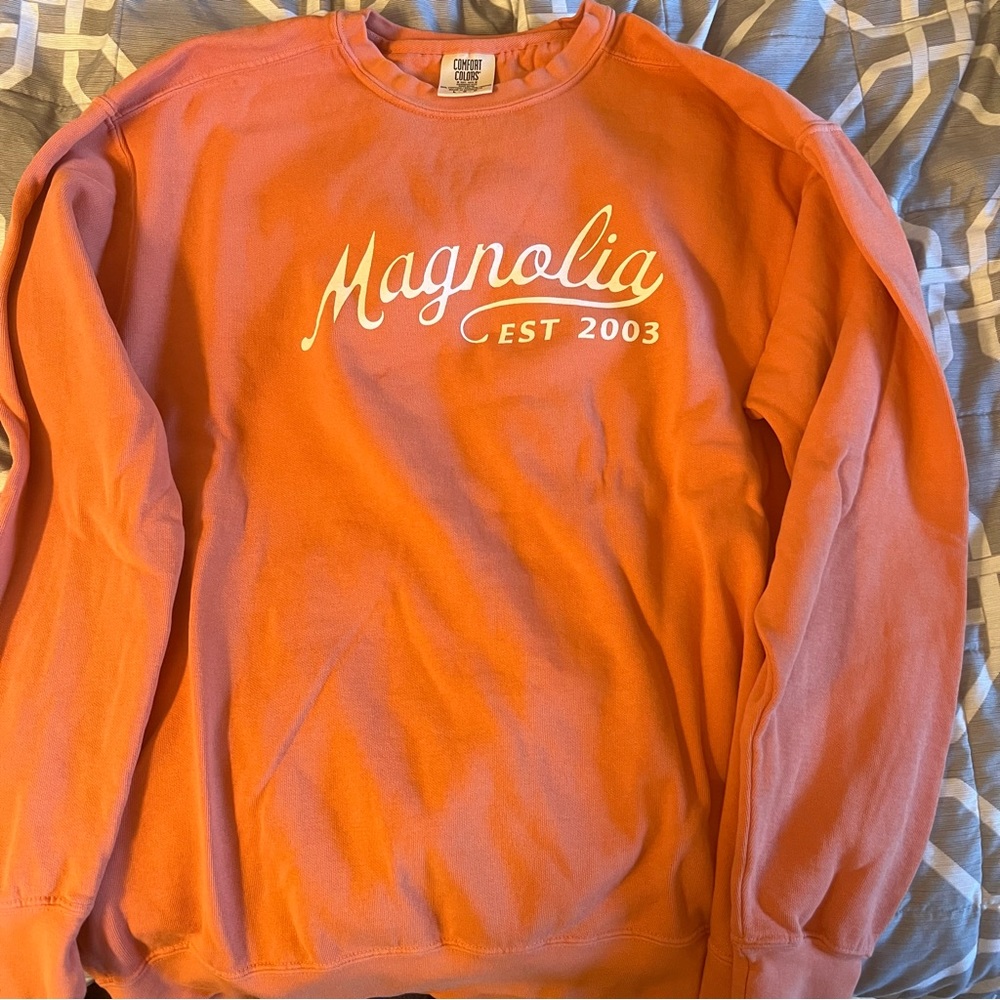 Magnolia crewneck